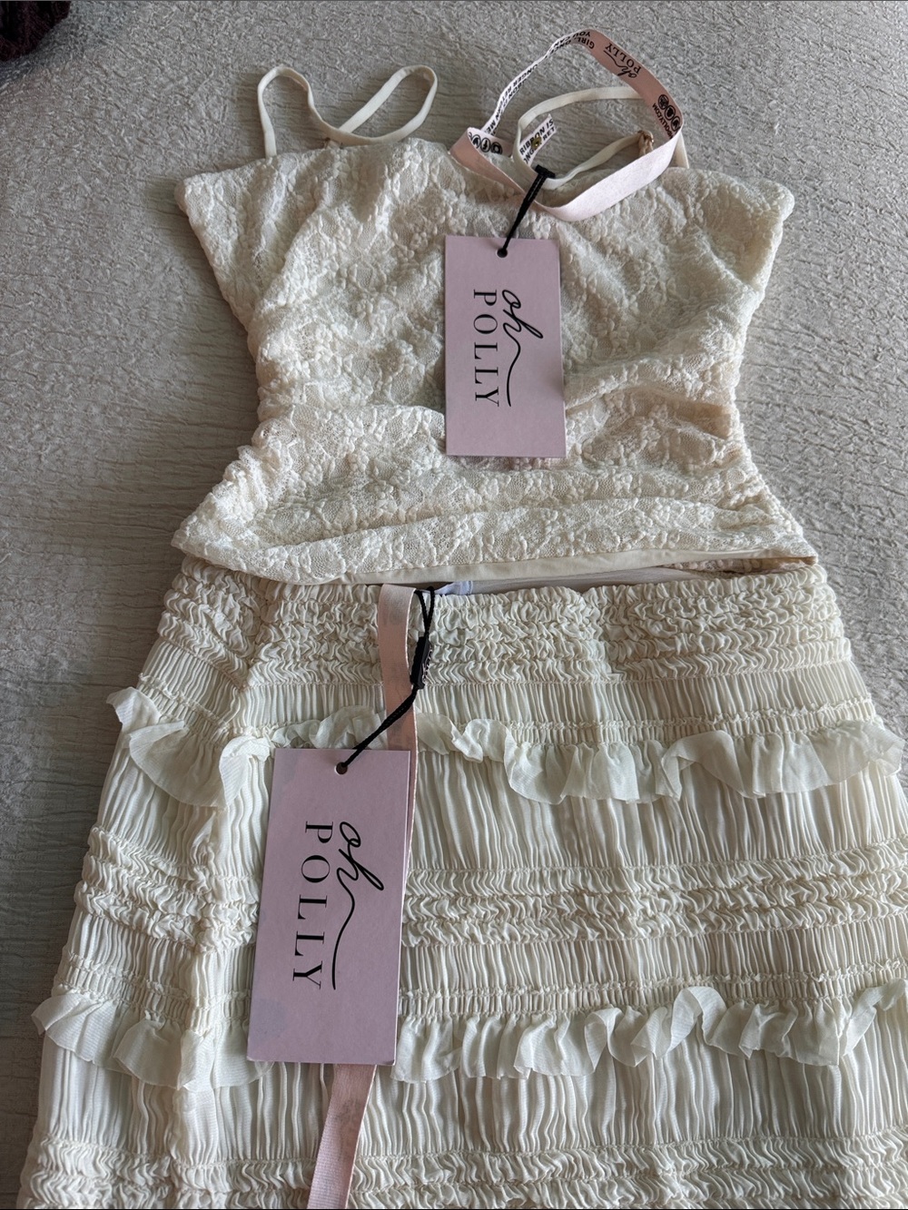Oh Polly Cream Ruffled set - Picture 3 of 4